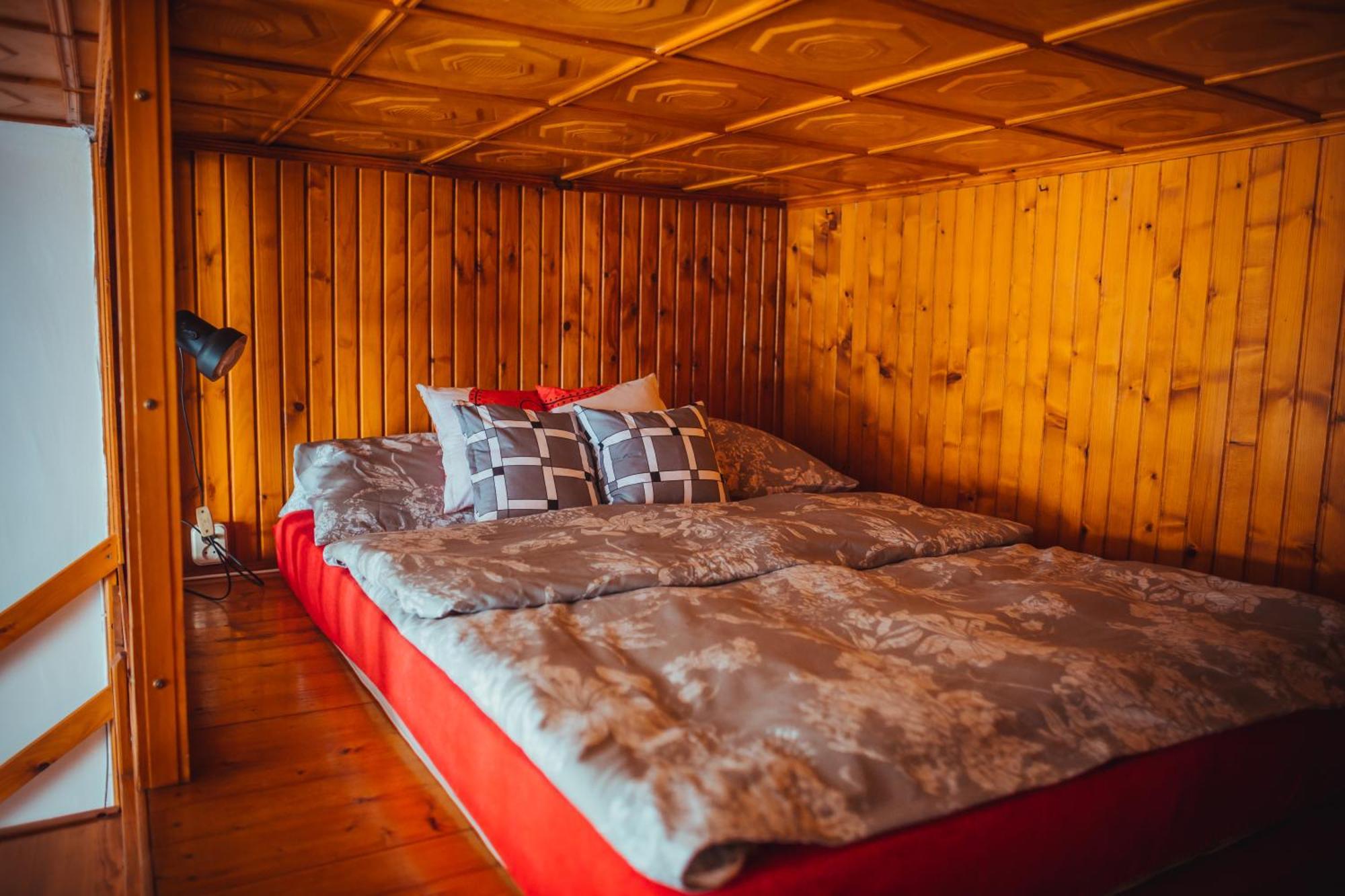 Nocleg W Krosnie Przy Kolejowej Krosno Exteriér fotografie