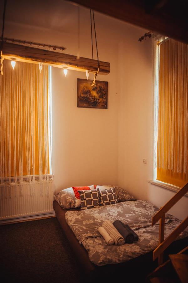 Nocleg W Krosnie Przy Kolejowej Krosno Exteriér fotografie